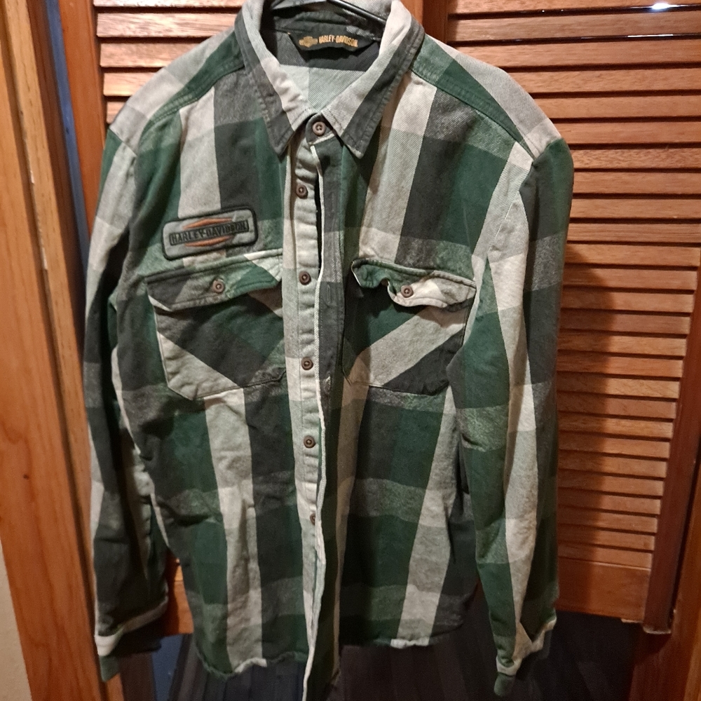 MEN'S HARLEY DAVIDSON SHIRTS--SIZE LARGE$25.00EACH